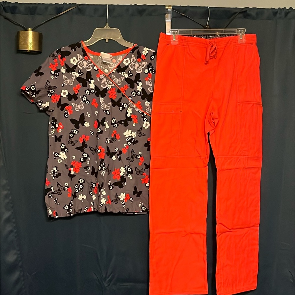 Scrub set